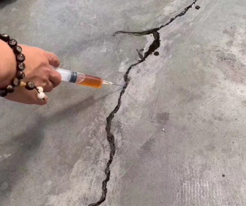 新市混凝土裂缝修补技术详解​
